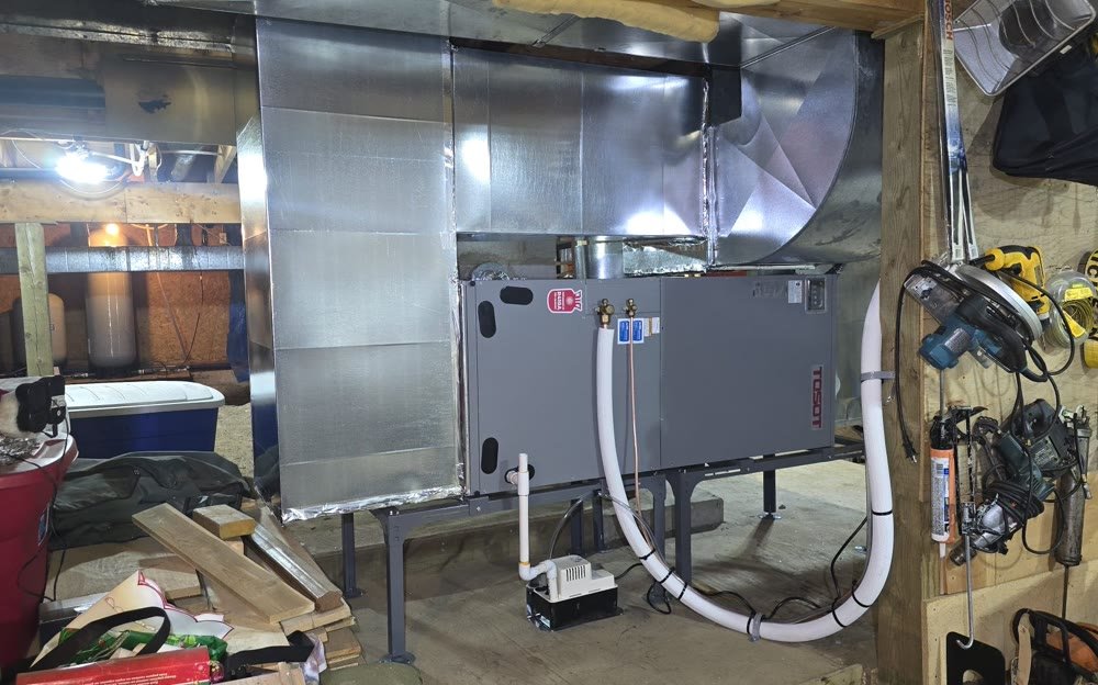 Air handler and new ductwork installed in an Ottawa basement